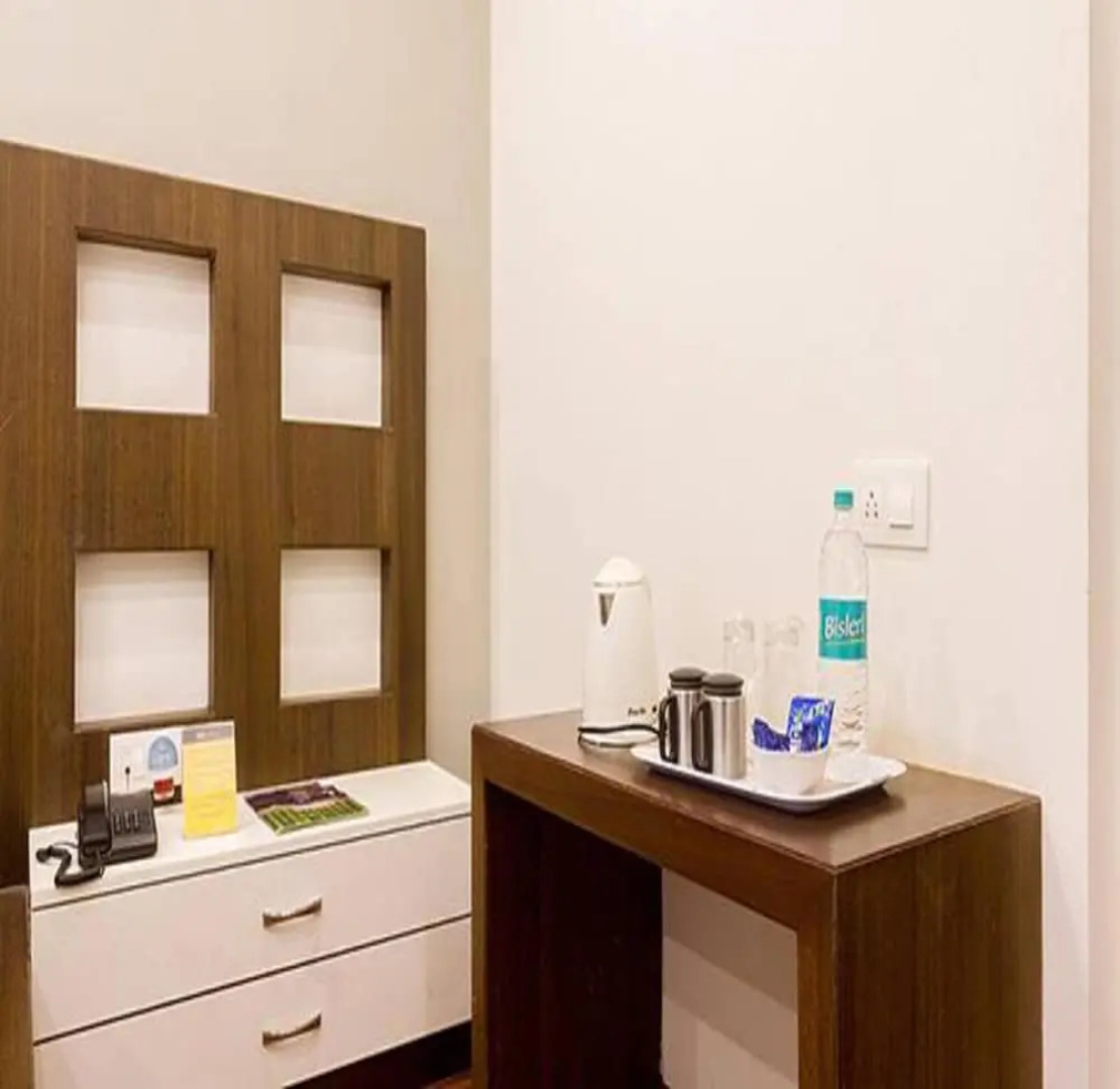 FabHotel Sholas Residency