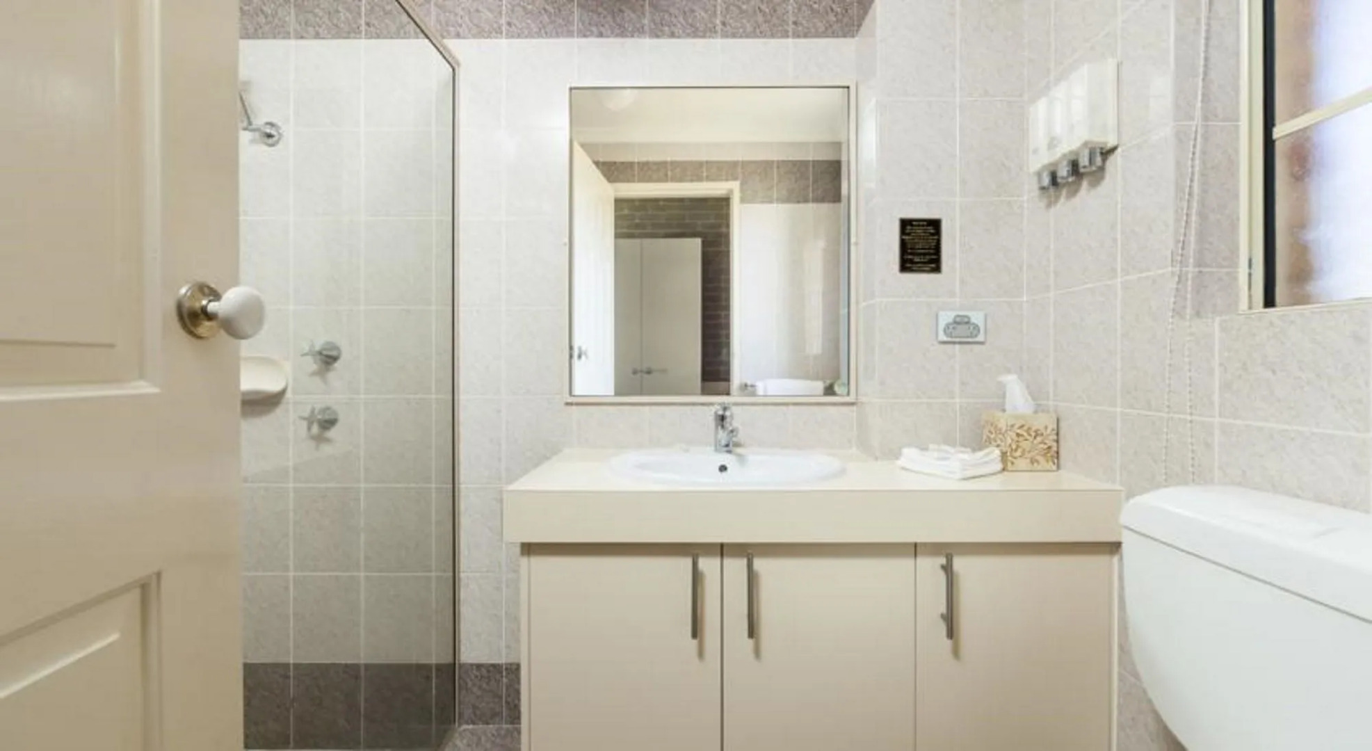 Grand Manor Motor Inn - Queanbeyan