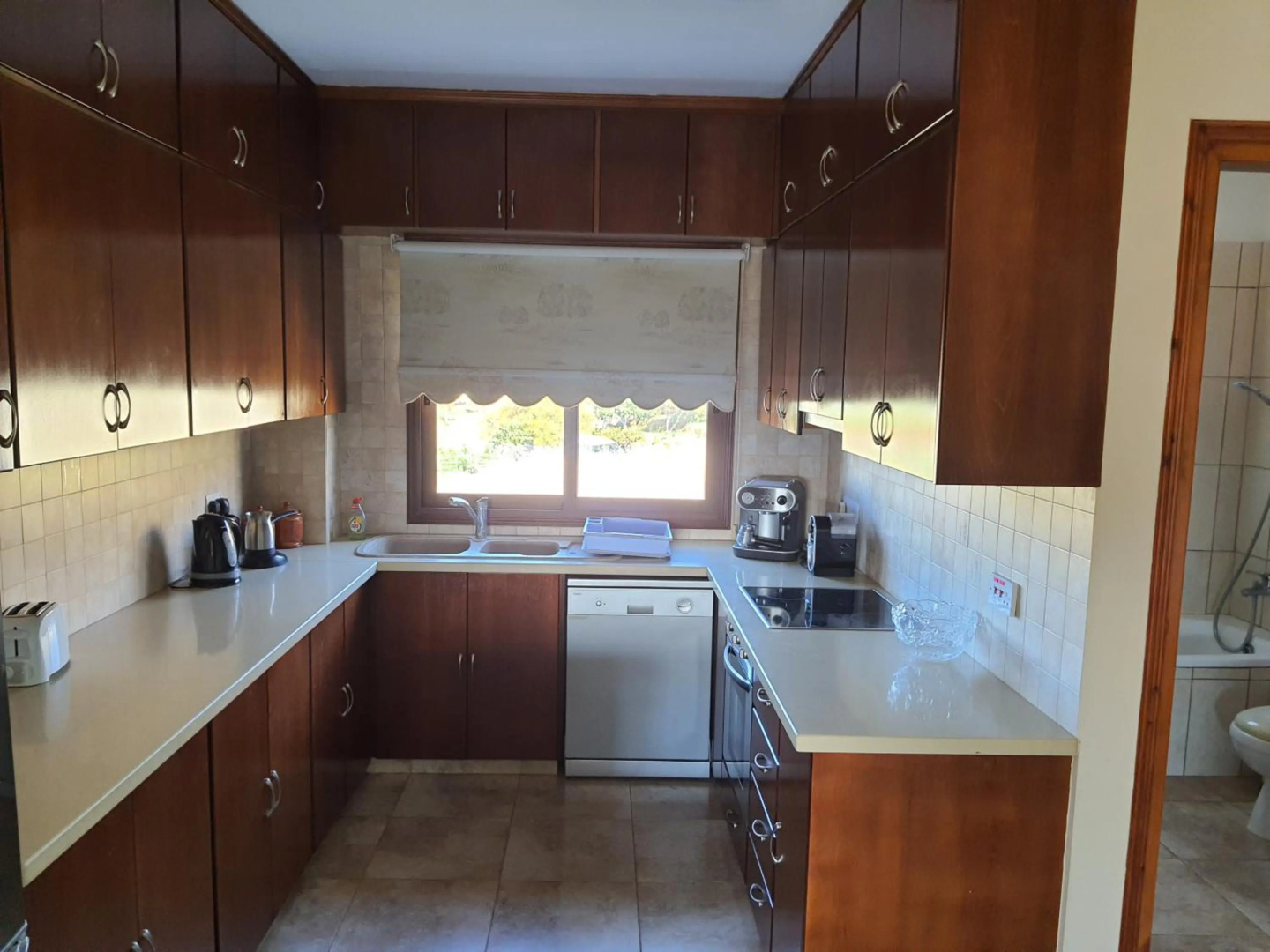 JOANNA SUNSET APTS Pomos