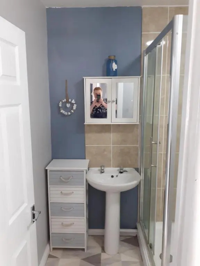 Admirals Apartment sleeps 4 adults 2 children EV Point