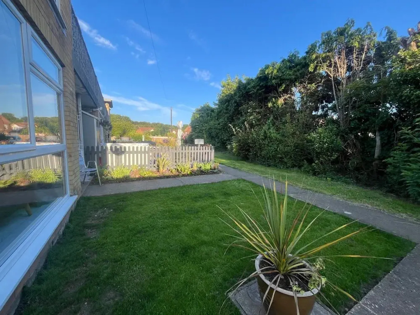 Seaside Haven Retreat - 2 Bedroom Apartment