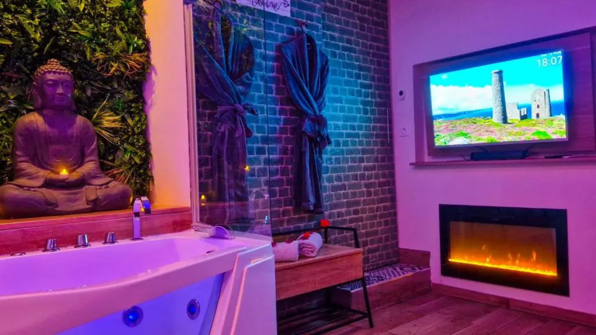 Eden SPA Et Cinema (Adults Only)