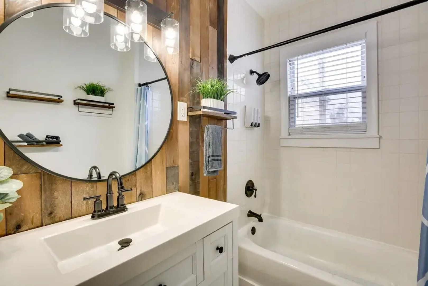 Atlantic City Home ~ 2 Mi to Ocean Casino Resort!