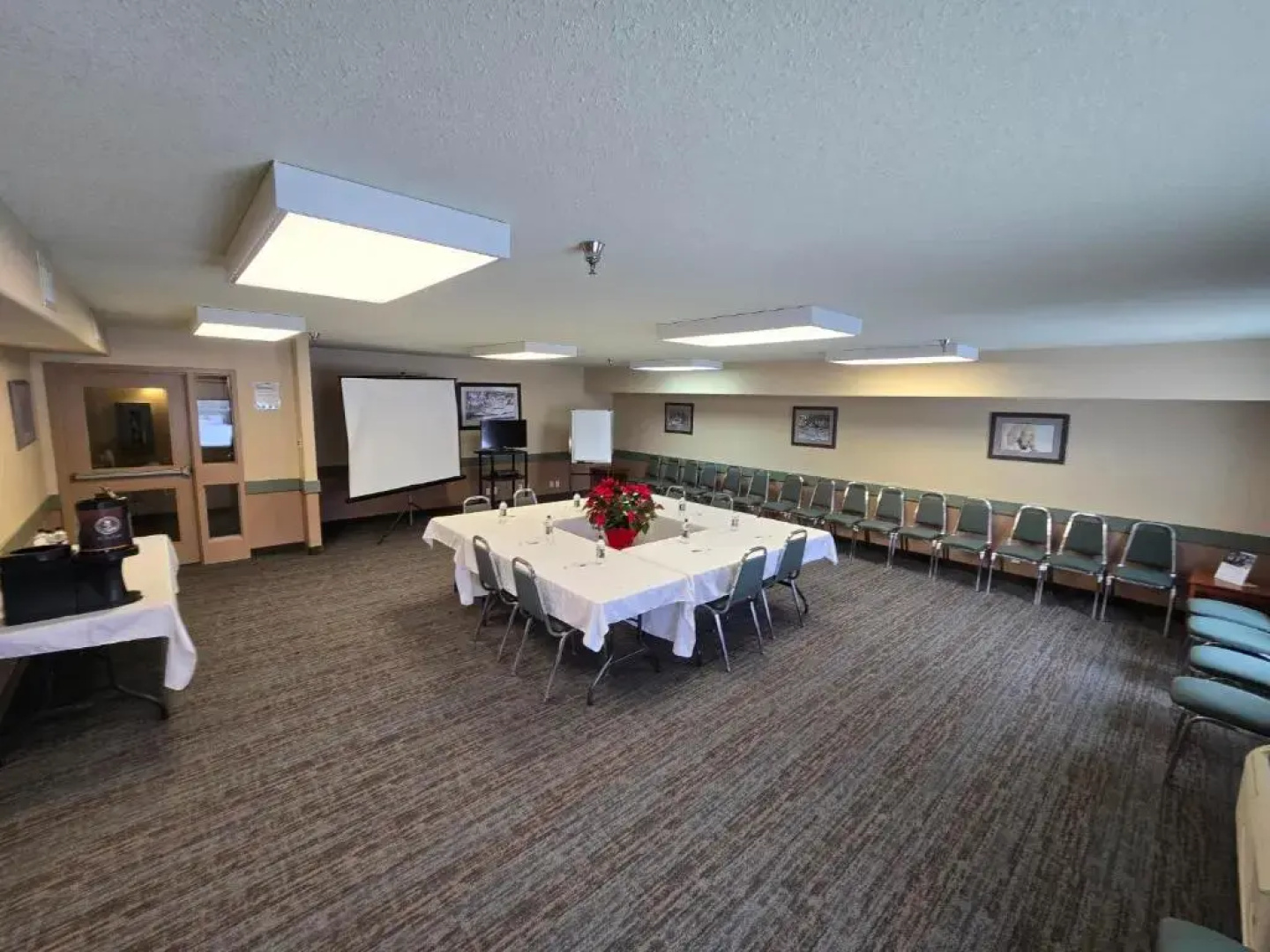 Super 8 Swan River MB