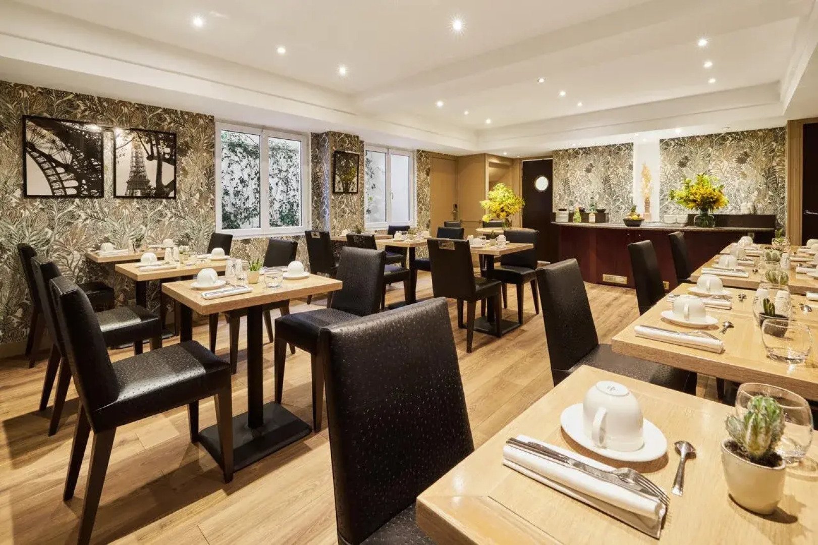 Plaza Tour Eiffel Hotel