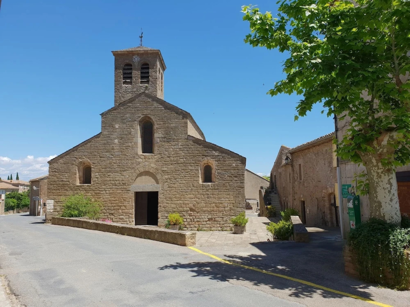 Modern Villa in Montbrun-des-Corbieres with Private Pool