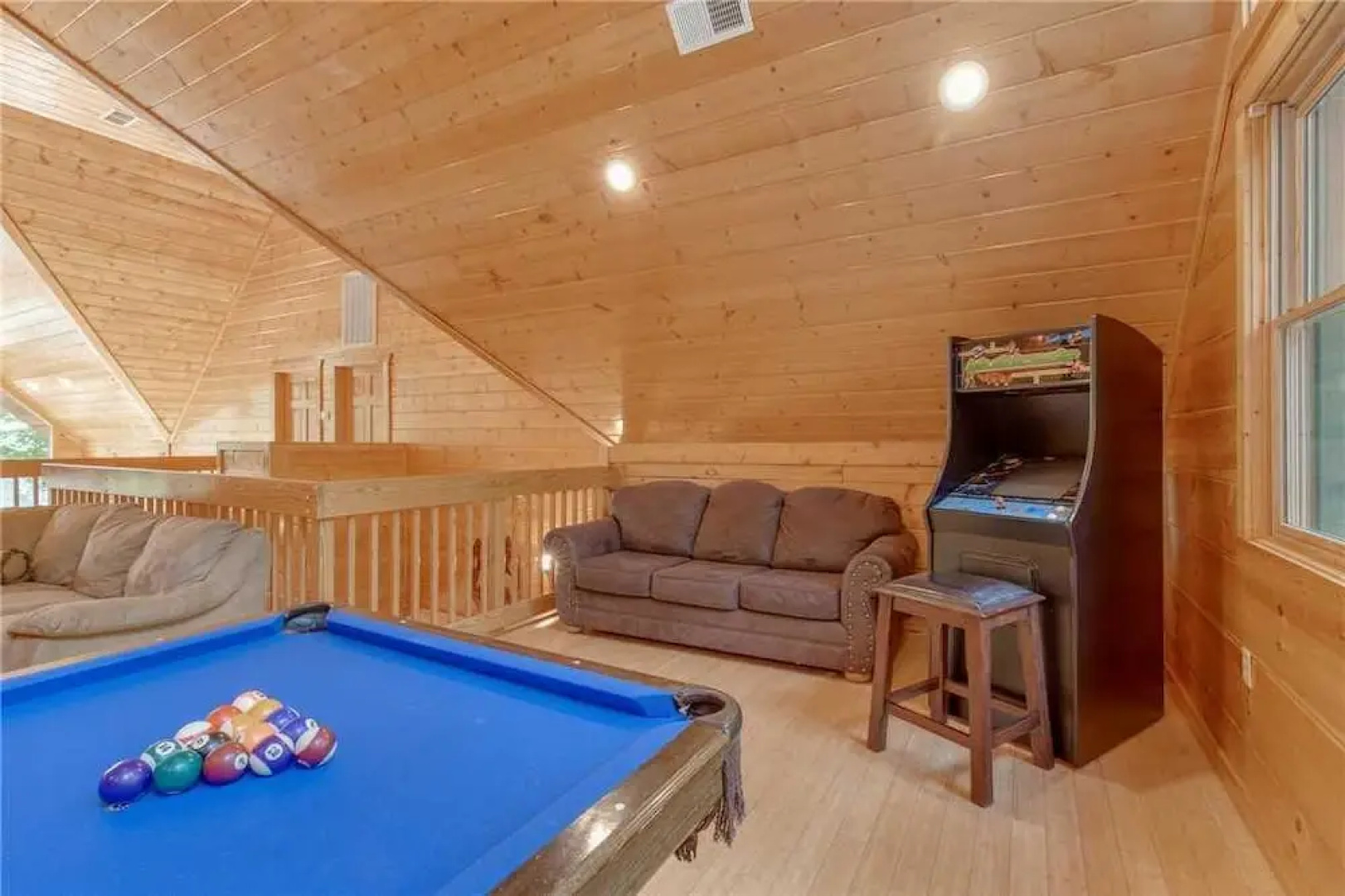 Unbridled Spirit 5 Bedroom Home with Hot Tub