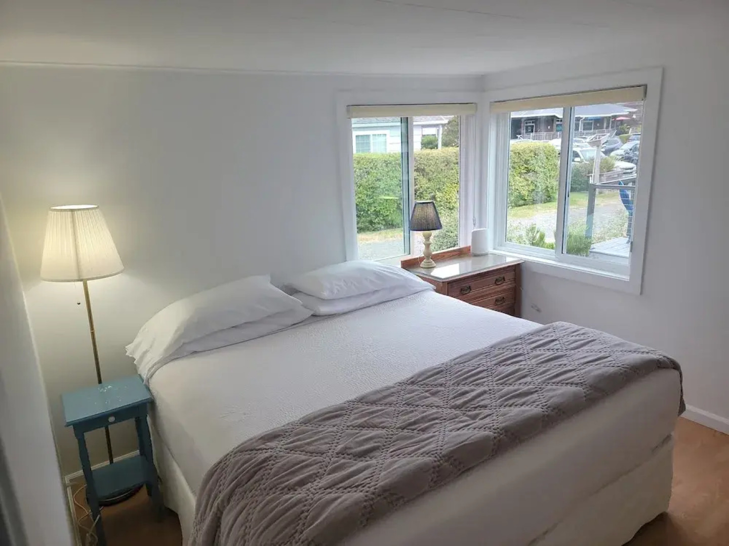 The Waves/The Argonauta Inn/The White Heron Lodge