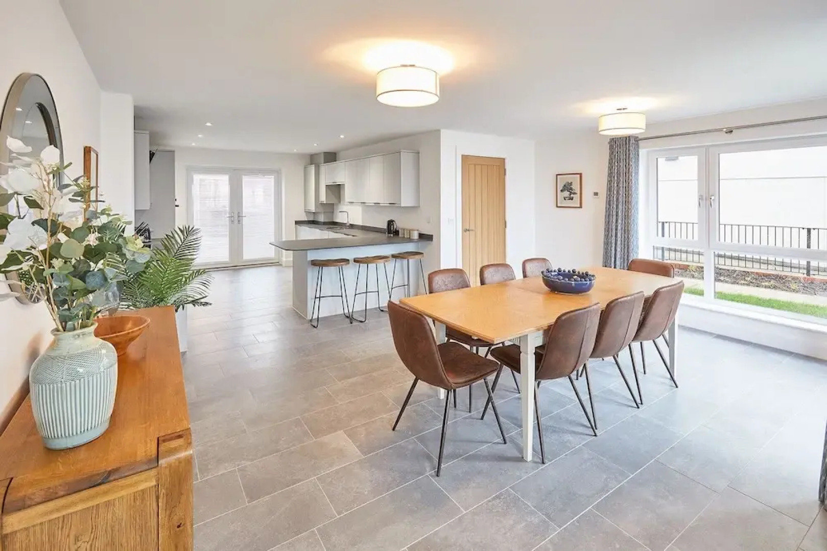 Host Stay 3 Queens Court