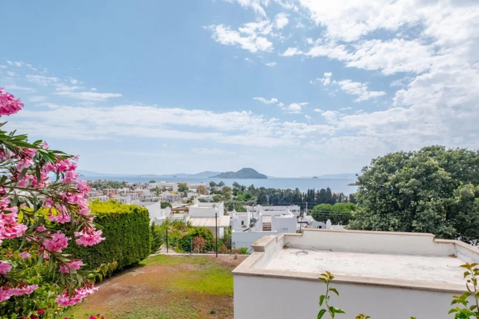 Flat With Sea View and Shared Pool in Bodrum