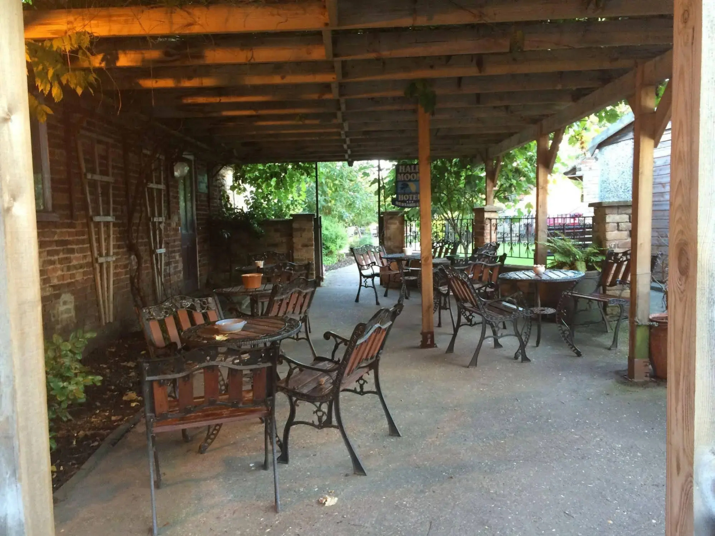 Half Moon Hotel and Restaurant