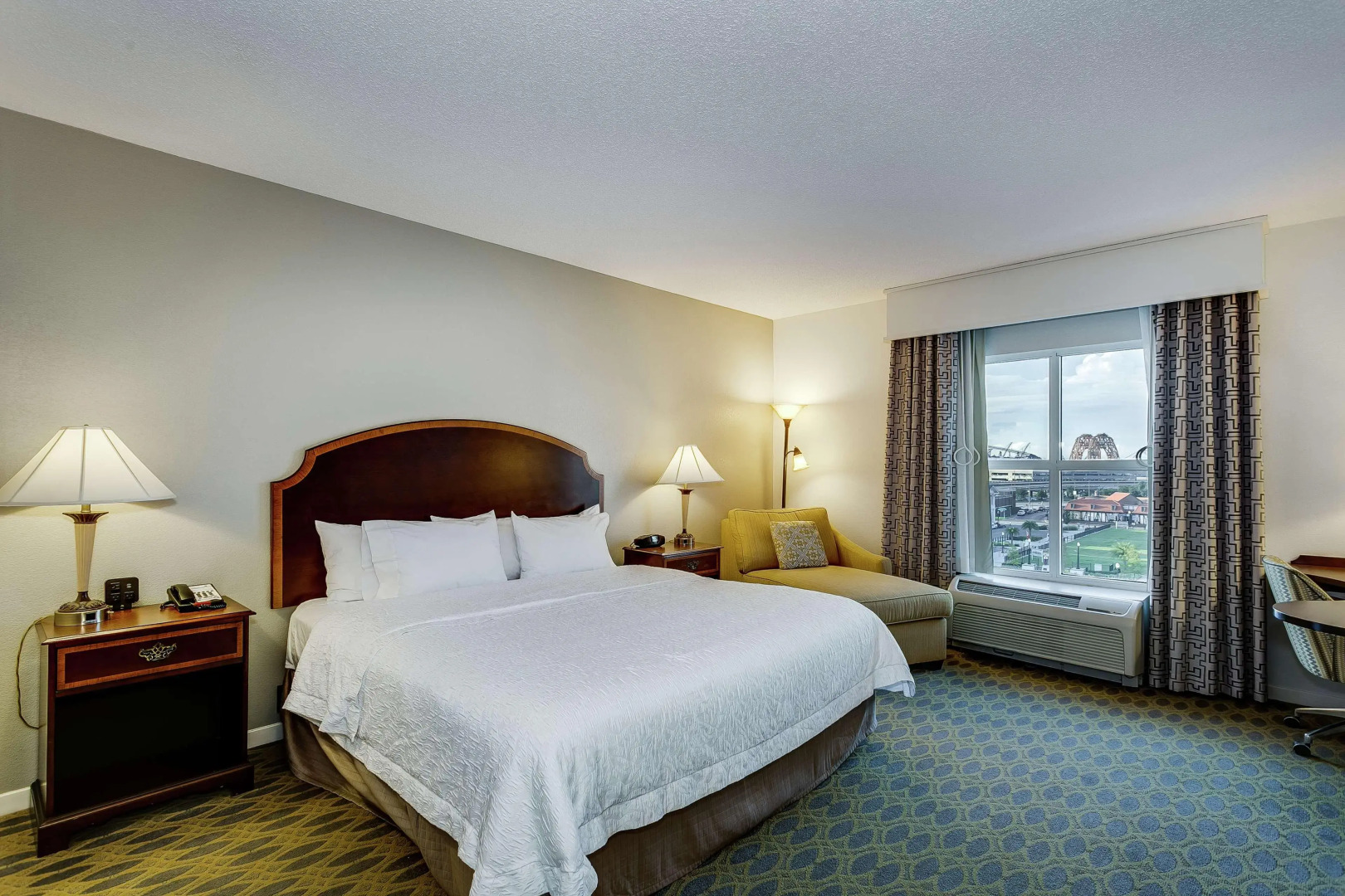 Hampton Inn & Suites Mobile- Downtown Historic District