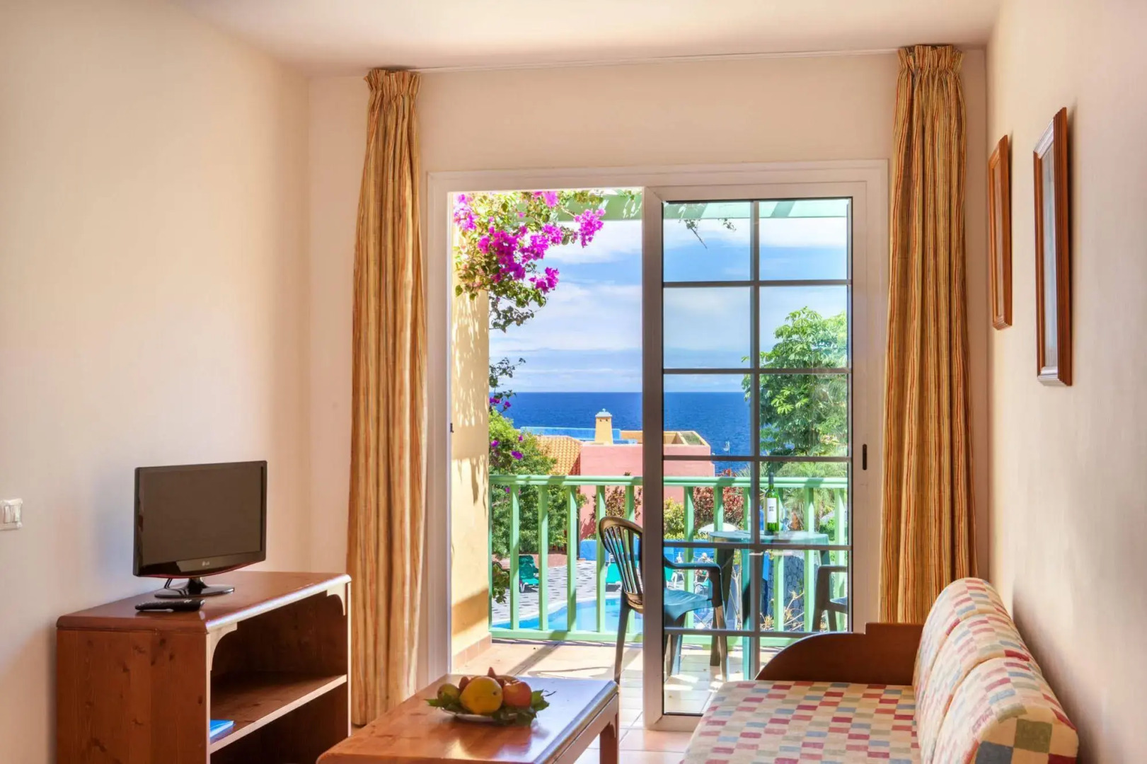 Apartamentos la Caleta