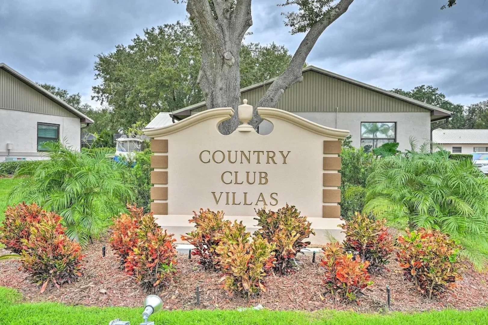 Grill, Lanai & Pool Access: Charming Sebring Villa