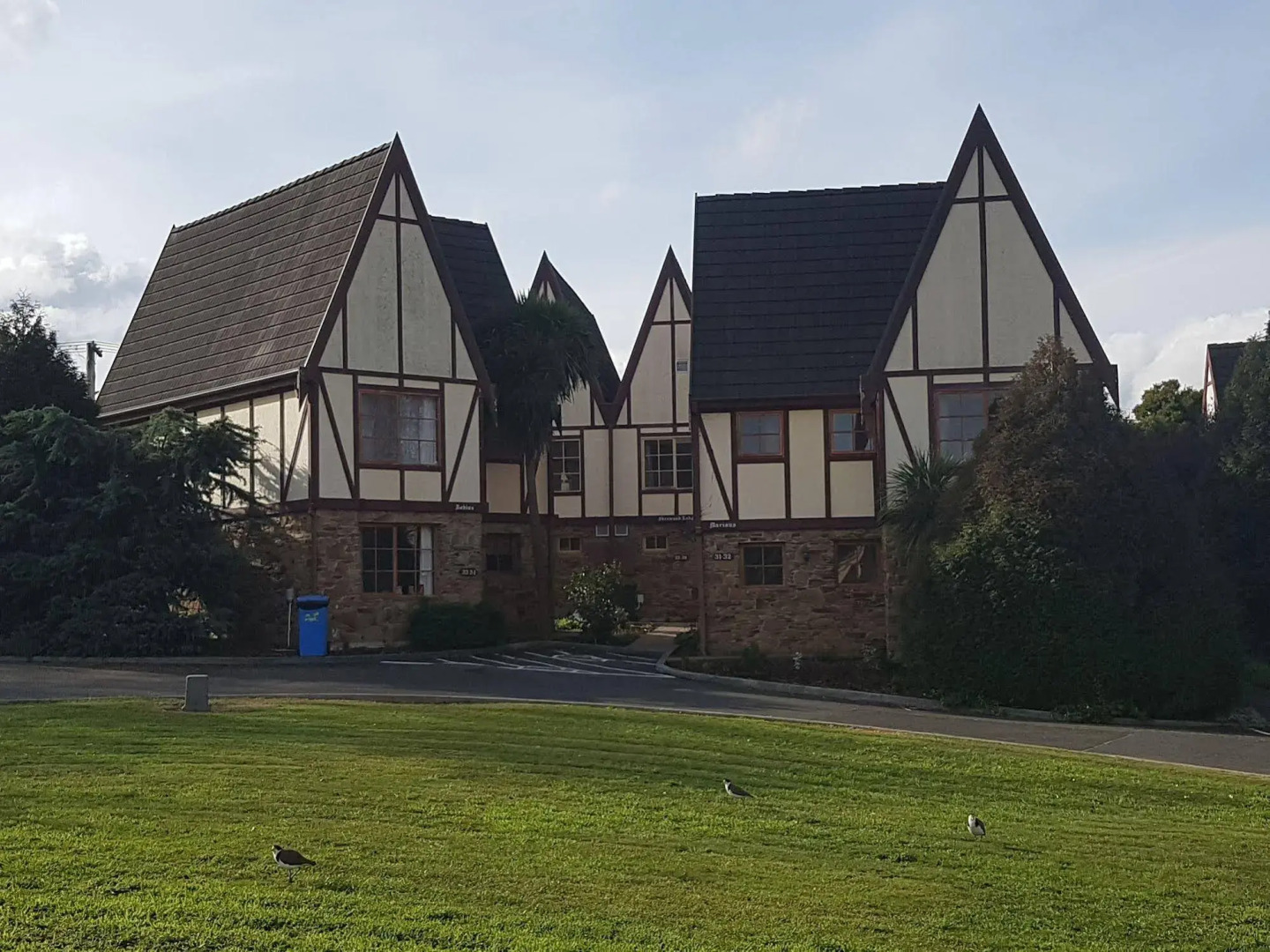 Alanvale Apartments & Motor Inn