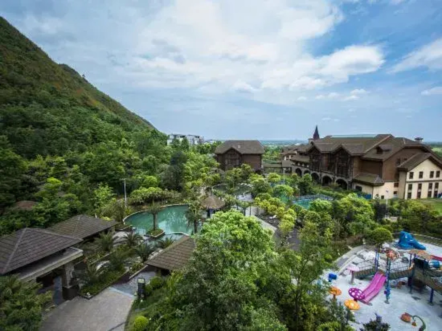 Lutang Hot Spring Resort