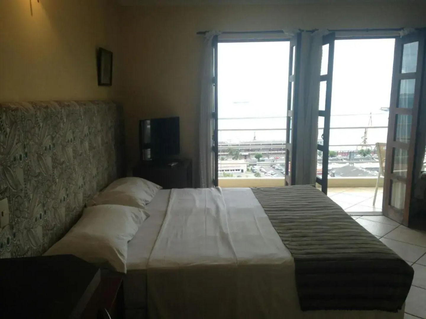 Solar do Carmo Suites & Apartments