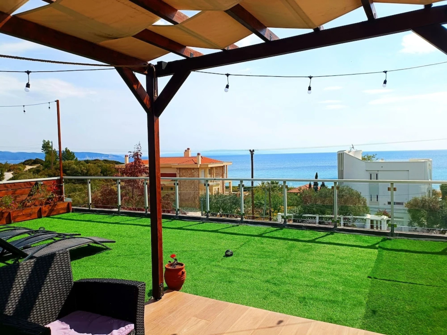 Salonikiou Beach Deluxe Apartments