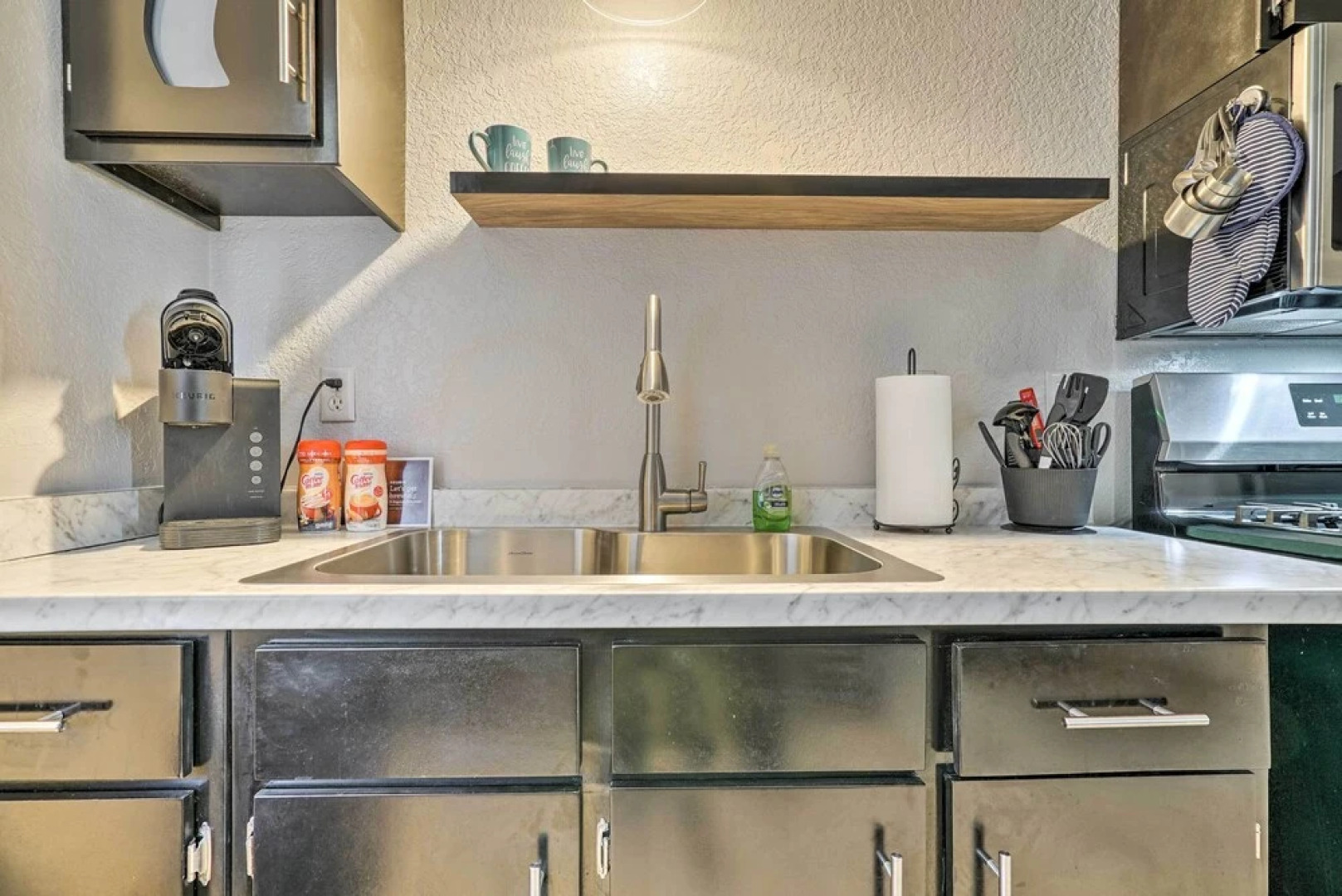 Cozy Las Cruces Apt on Pecan & Horse Farm!