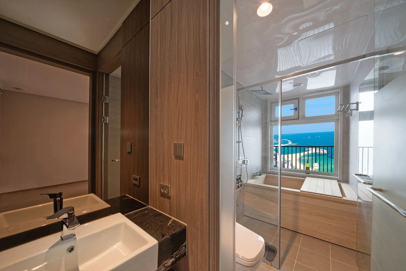 Sokcho I Park Suite Hotel and Resort