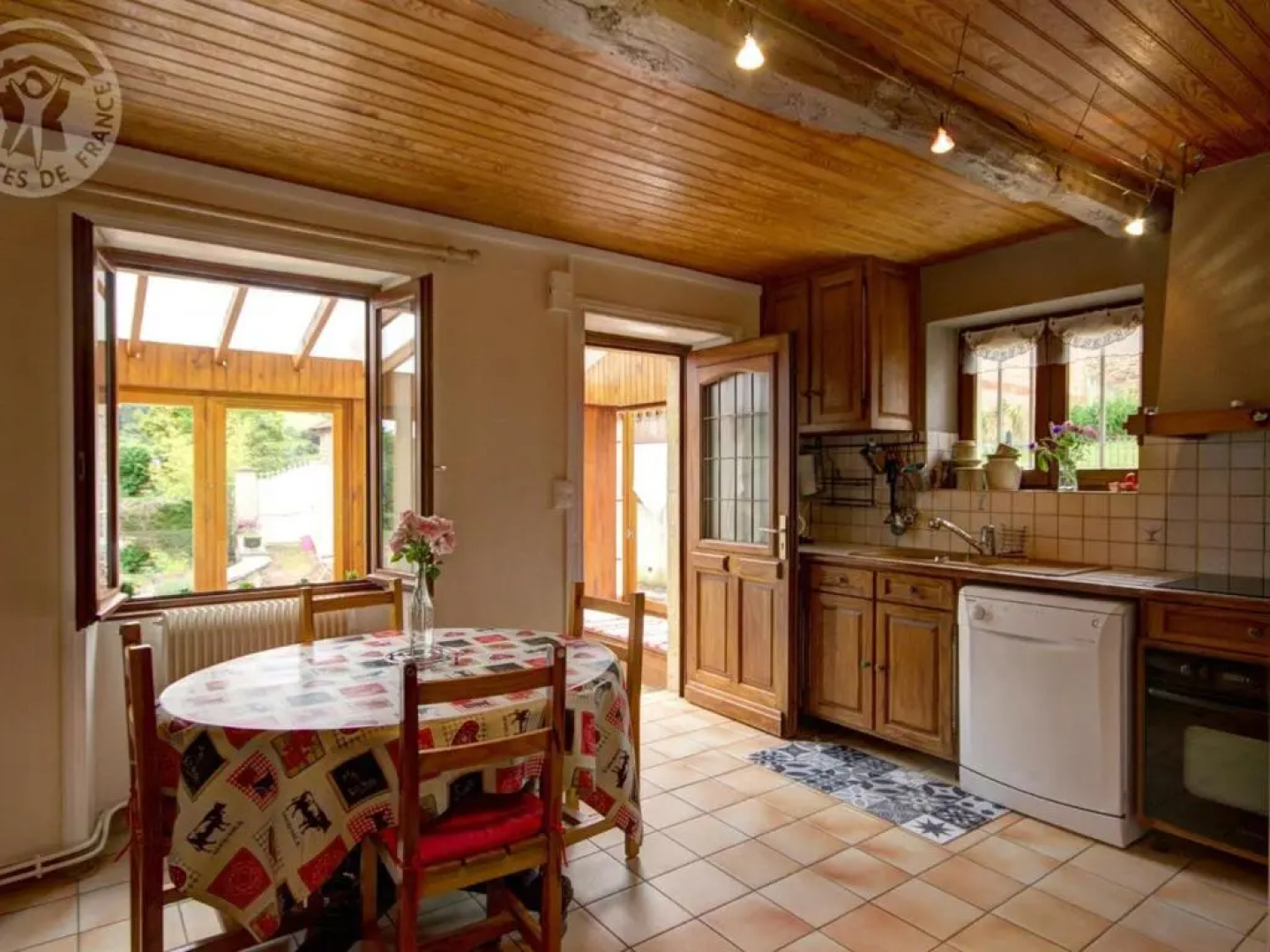 Gîte Belmont-de-la-Loire, 4 pièces, 8 personnes - FR-1-496-32