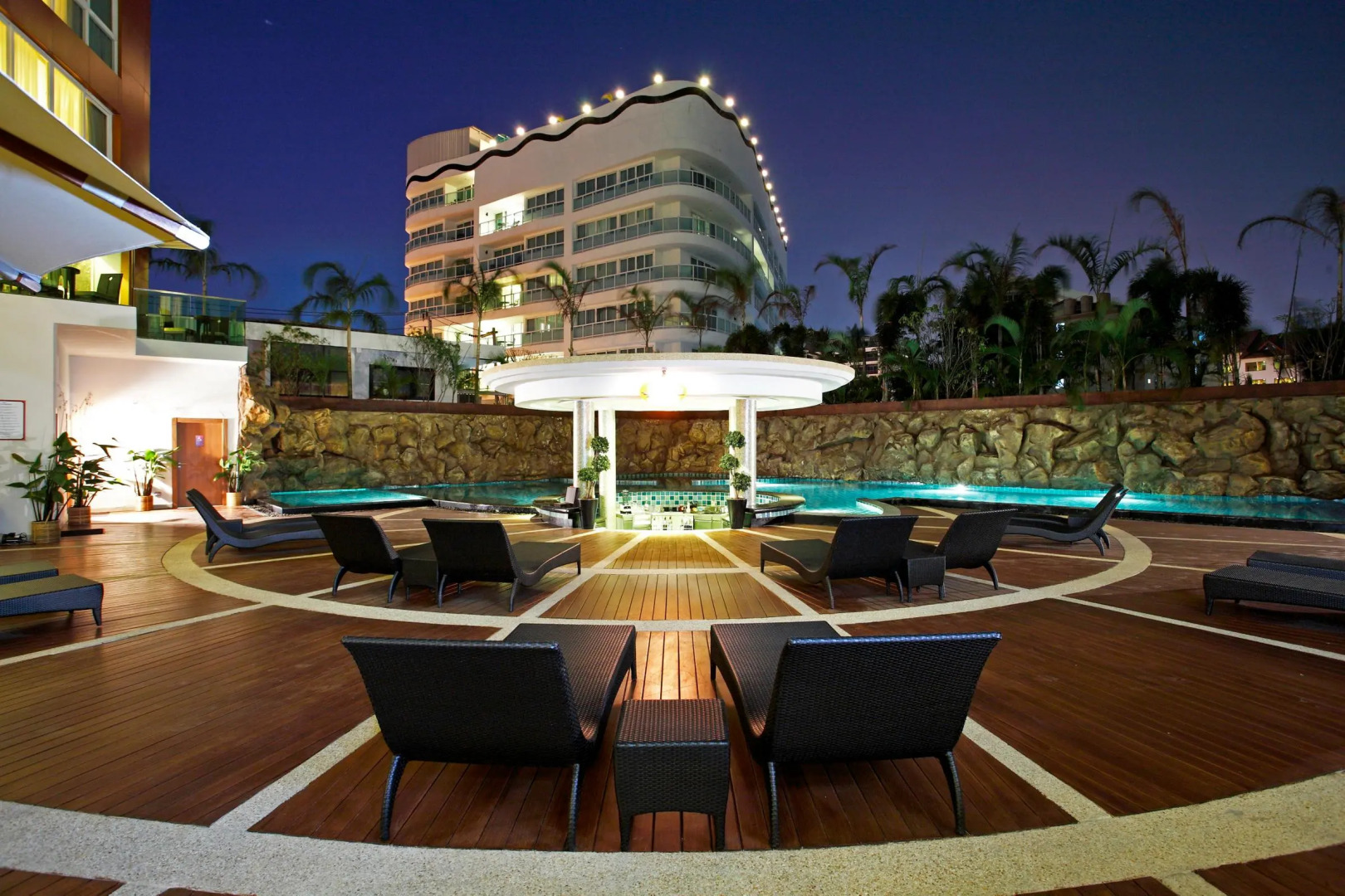 Centara Nova Hotel Pattaya