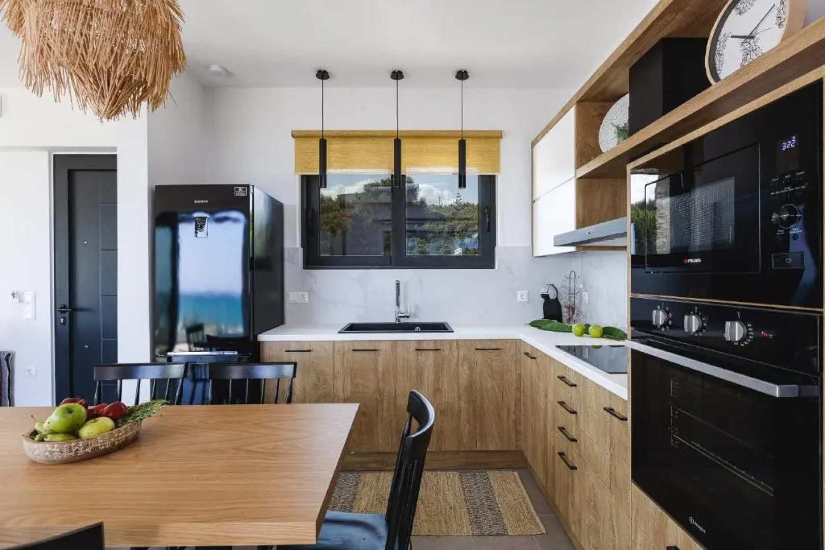 Bohemian Villas with Private Infinity Pool, Jacuzzi & Seaview, 15min from City Center