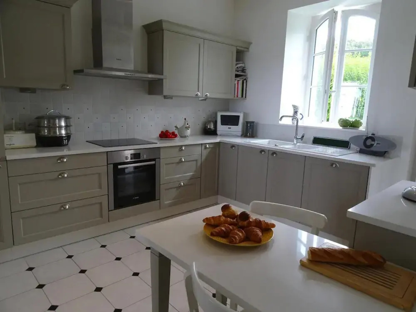 Villa With Direct Access to the Beach