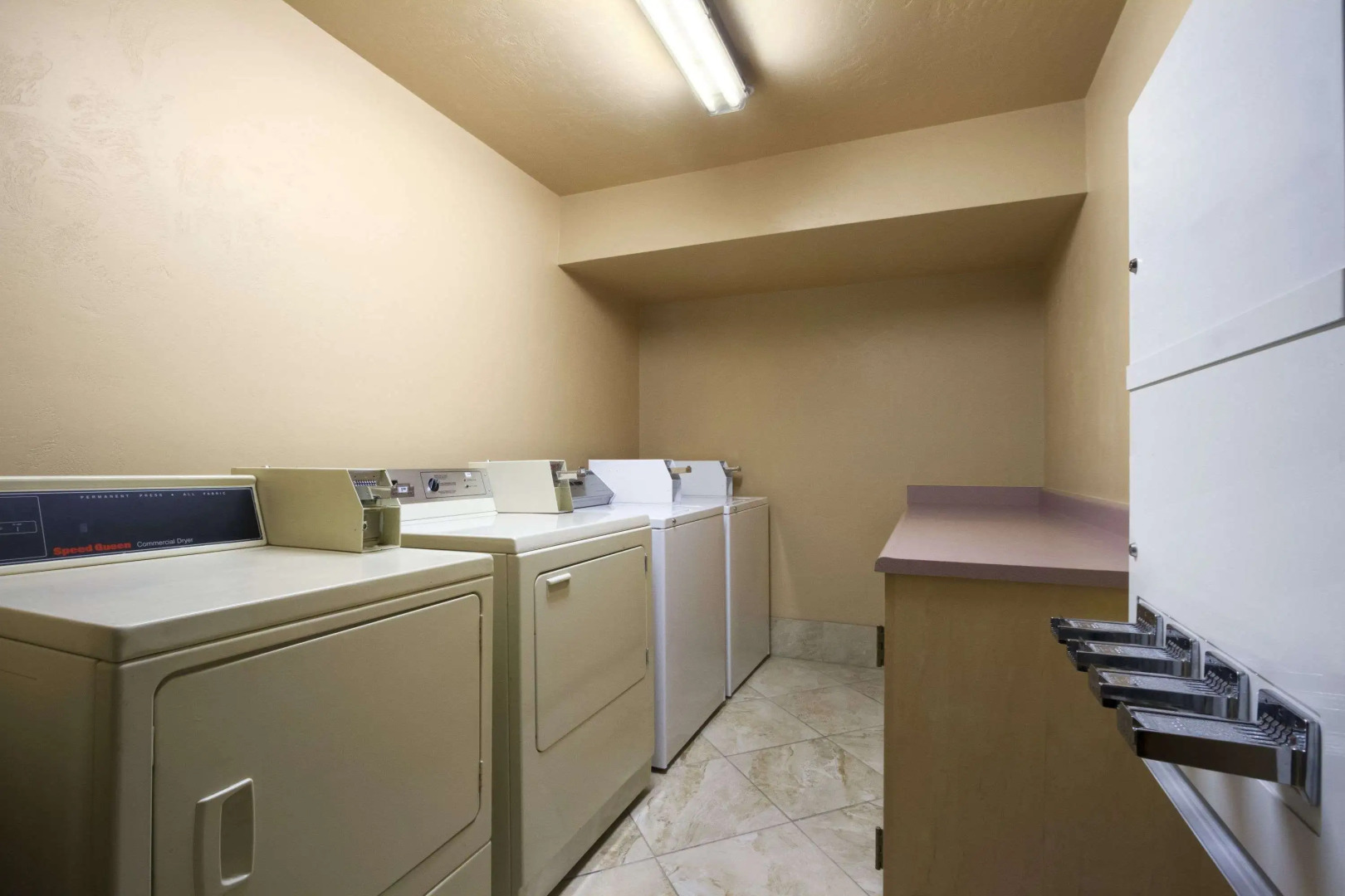 Super 8 by Wyndham Kennewick