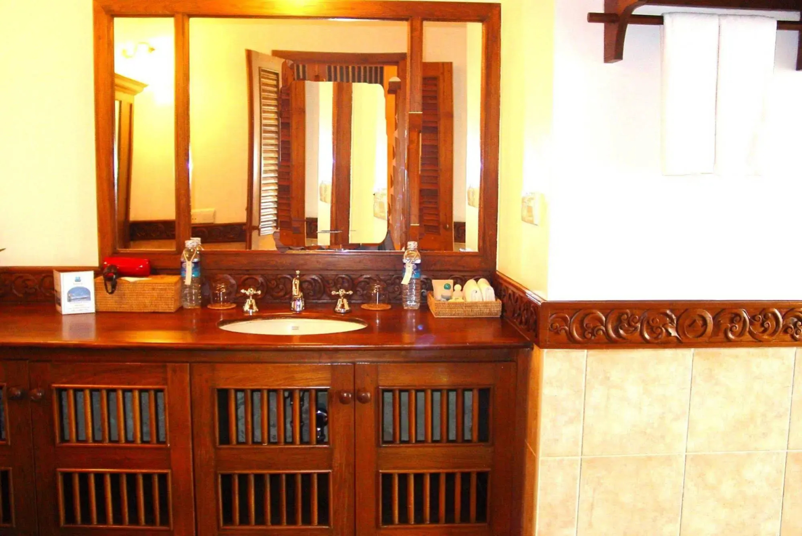 Inle Lake View Resort & Spa