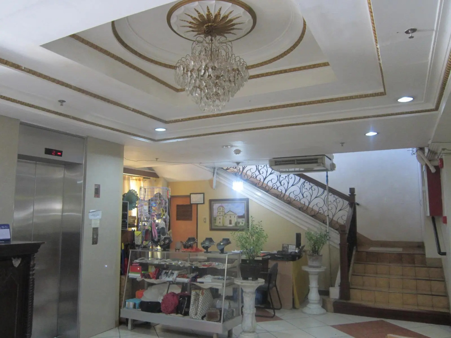 Plaza Maria Luisa Suites Inn