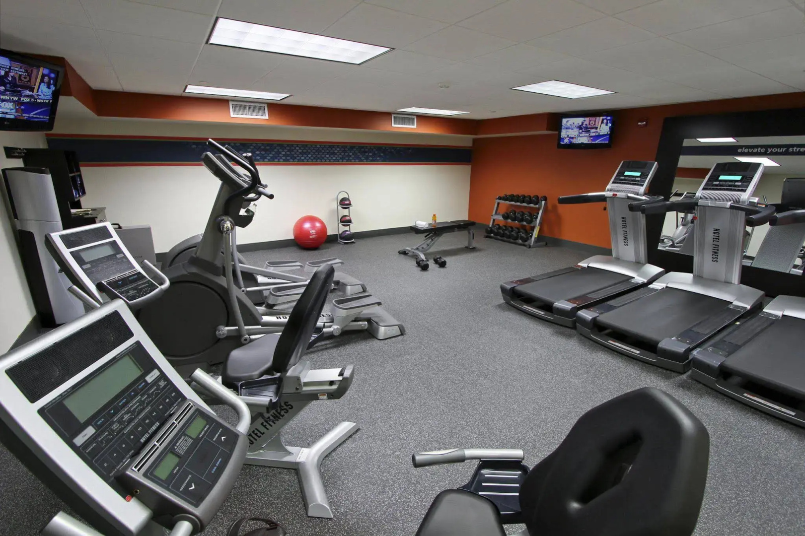 Hampton Inn & Suites Rockville Centre