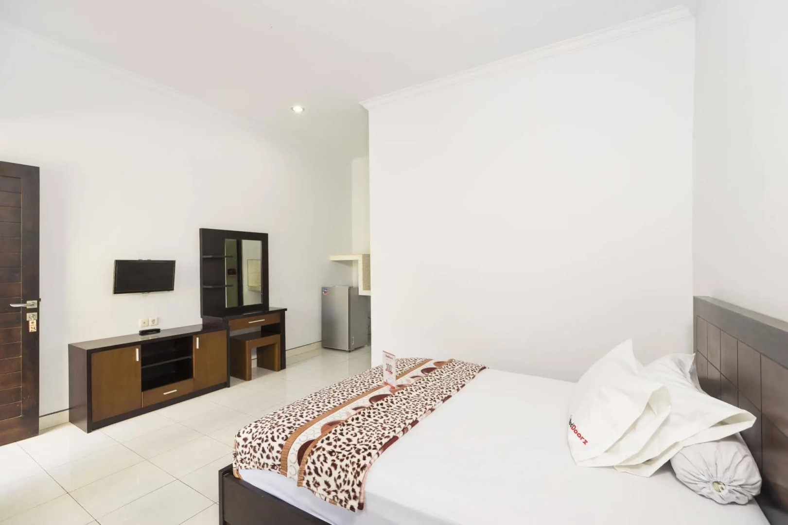 RedDoorz @ Raya Jimbaran