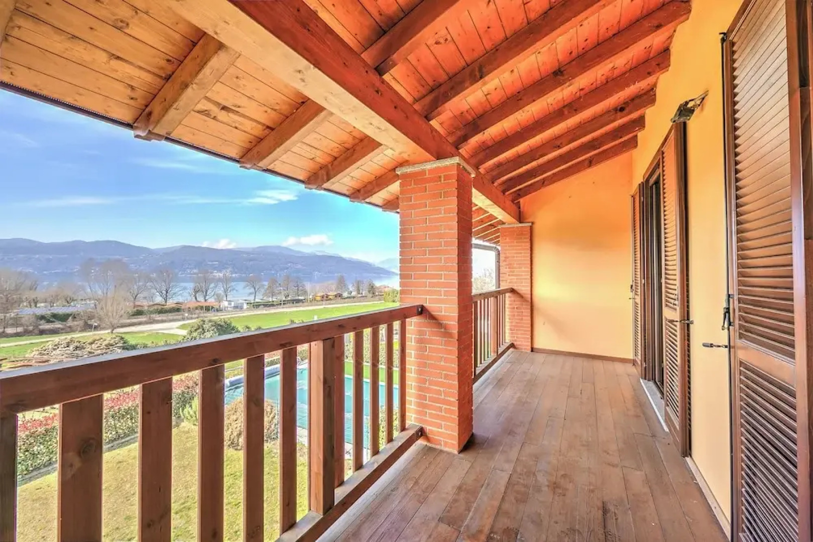 Miralago Lake View & Private Garden