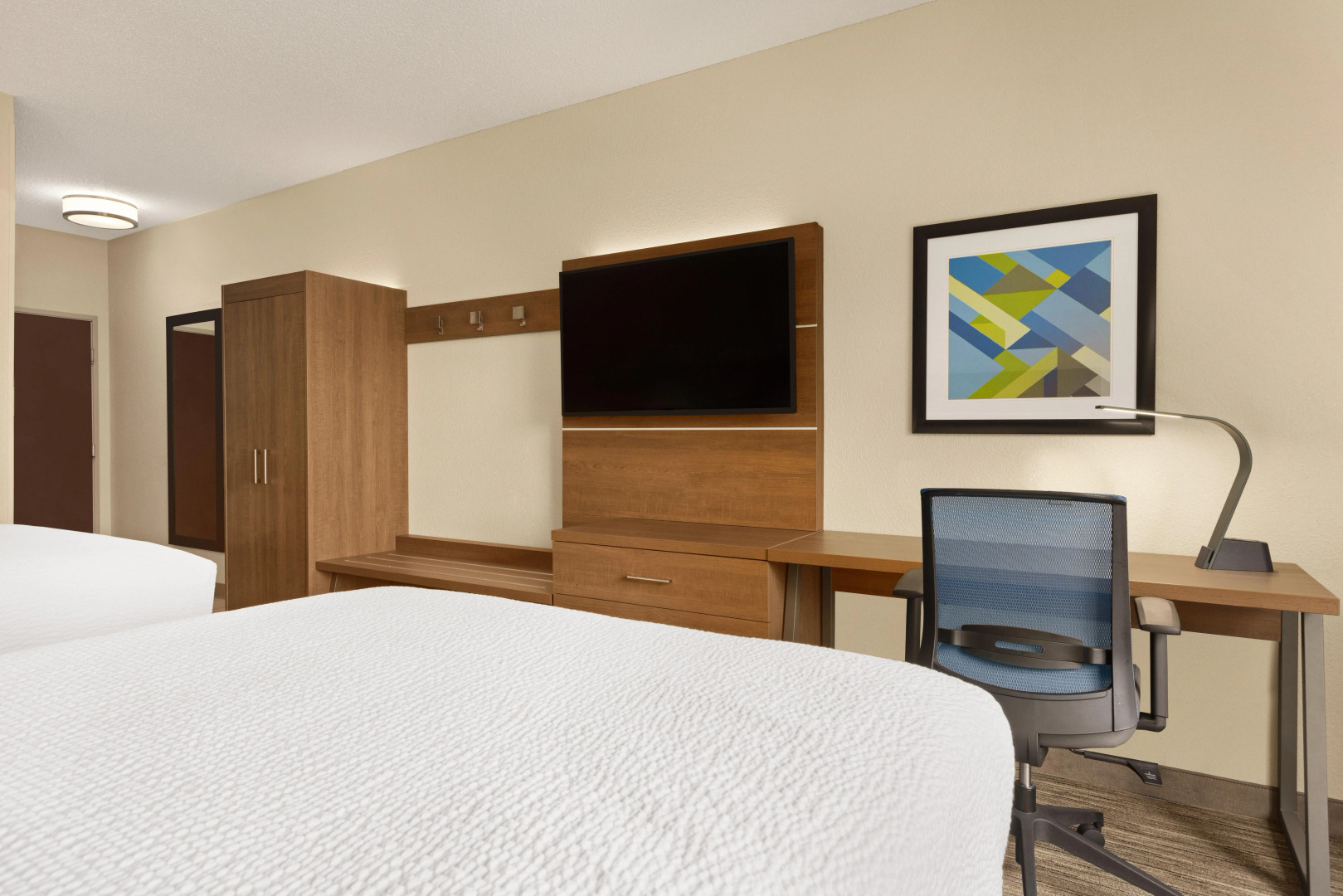 Holiday Inn Express & Suites Akron Regional Airport Area by IHG