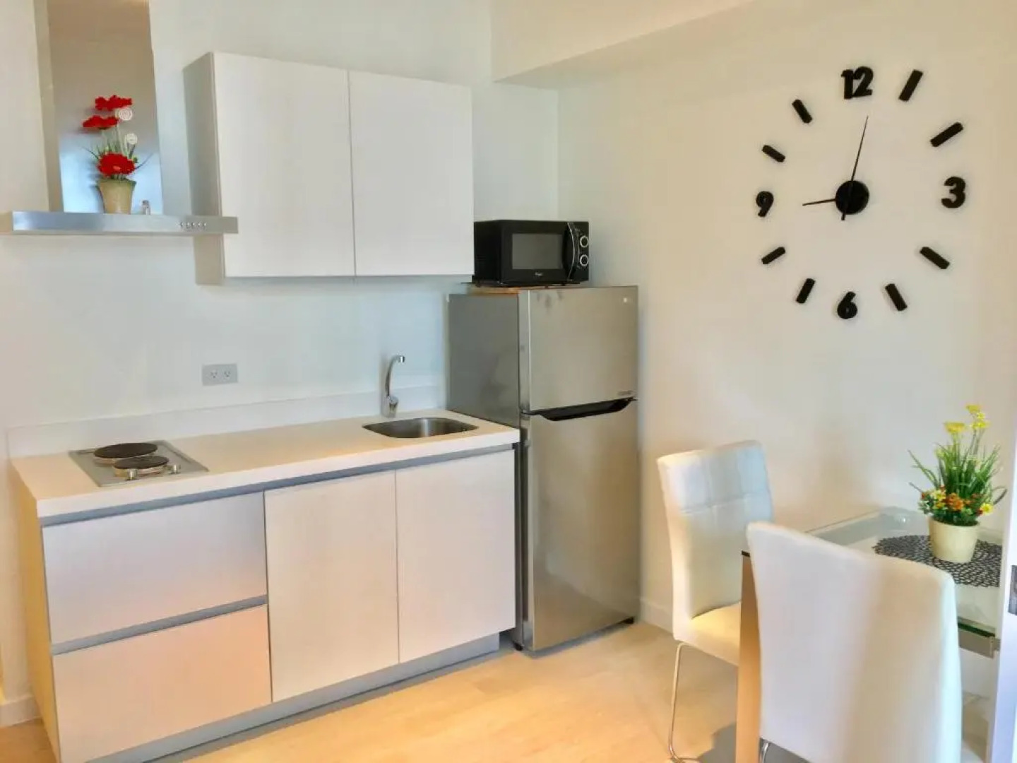 Cozy 1BR w/ Balcony at AZURE