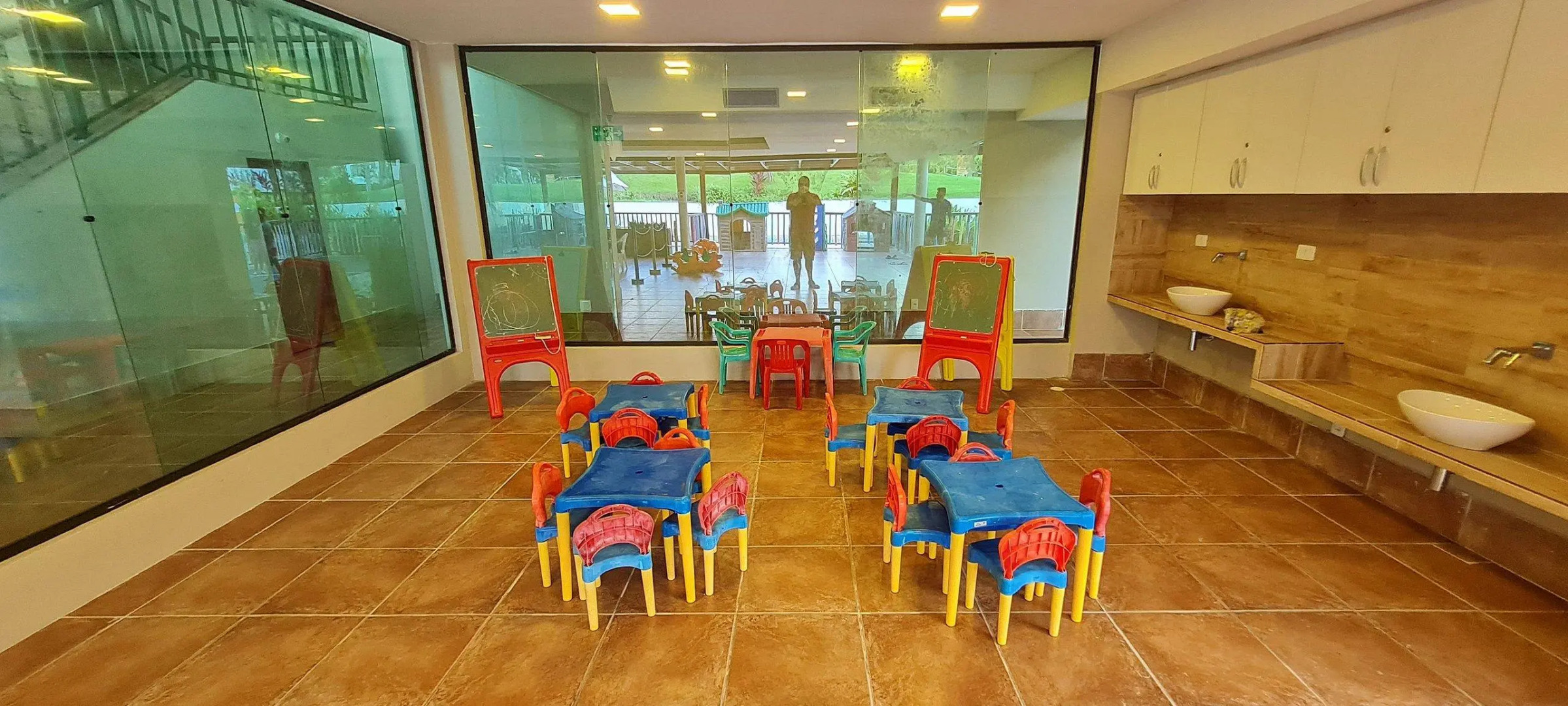 Beach Class Slin Muro Alto