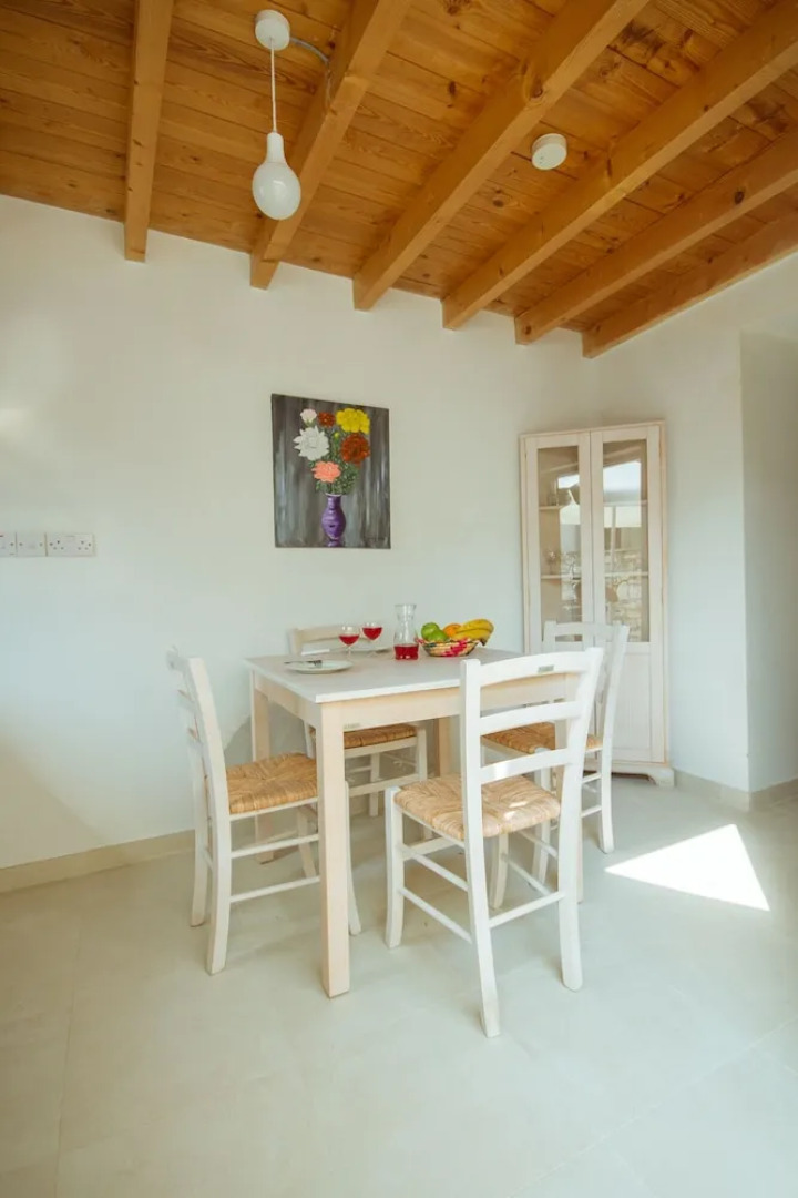 Thyone Studio Cottage