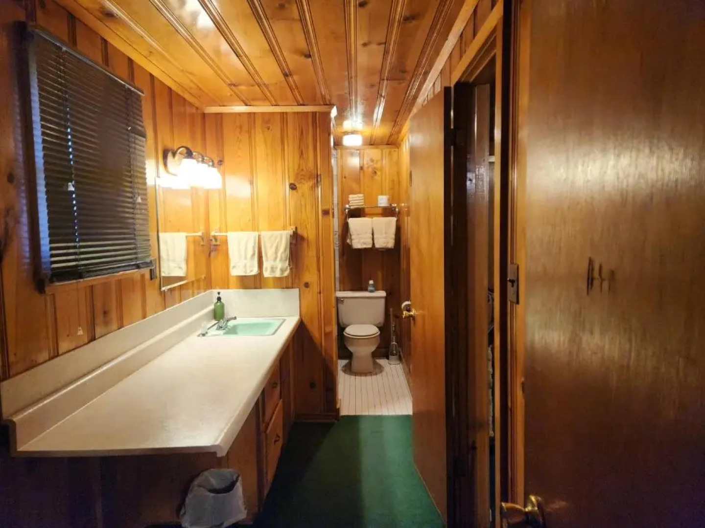 Eagle Nest Fly Shack and Lodge