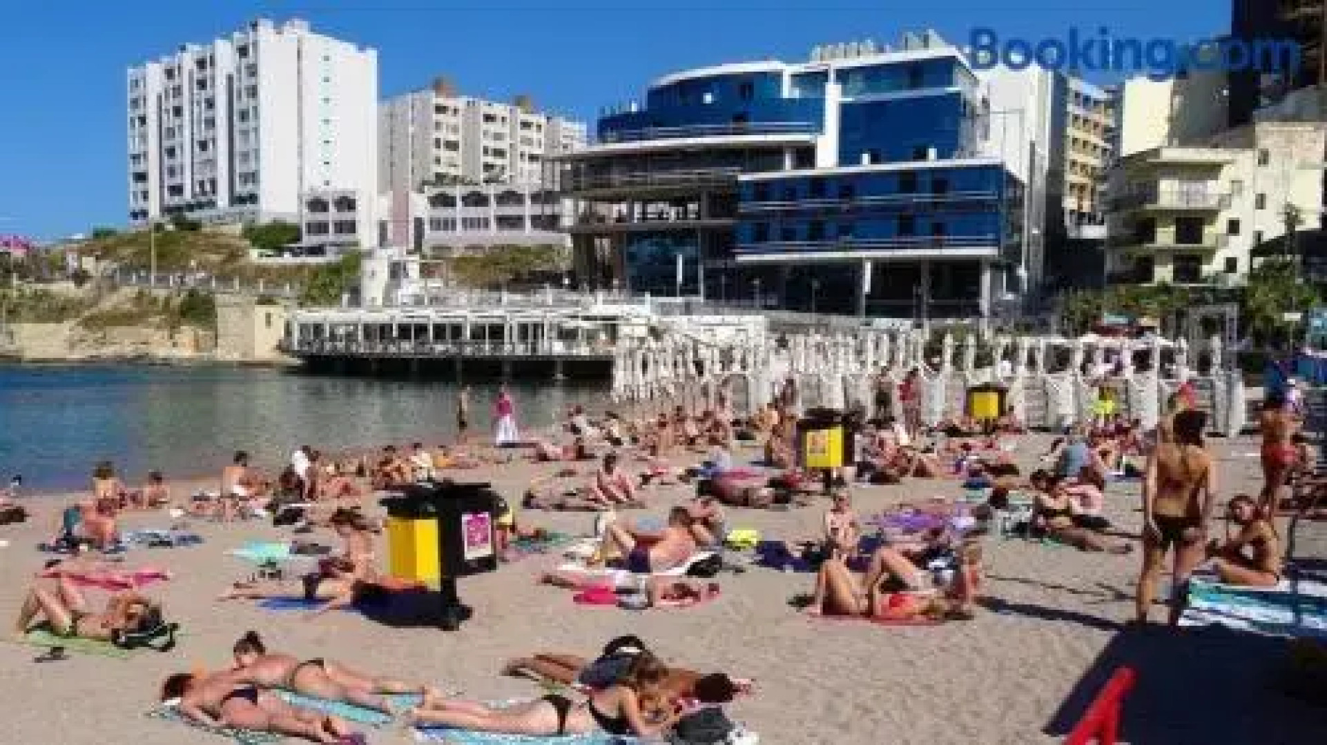 Modern Studio Central Location