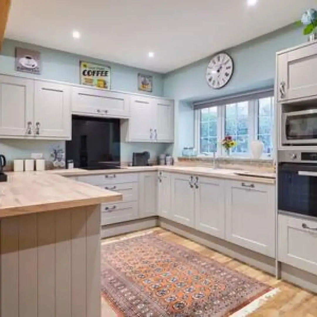 Host Stay Butterfly Cottage