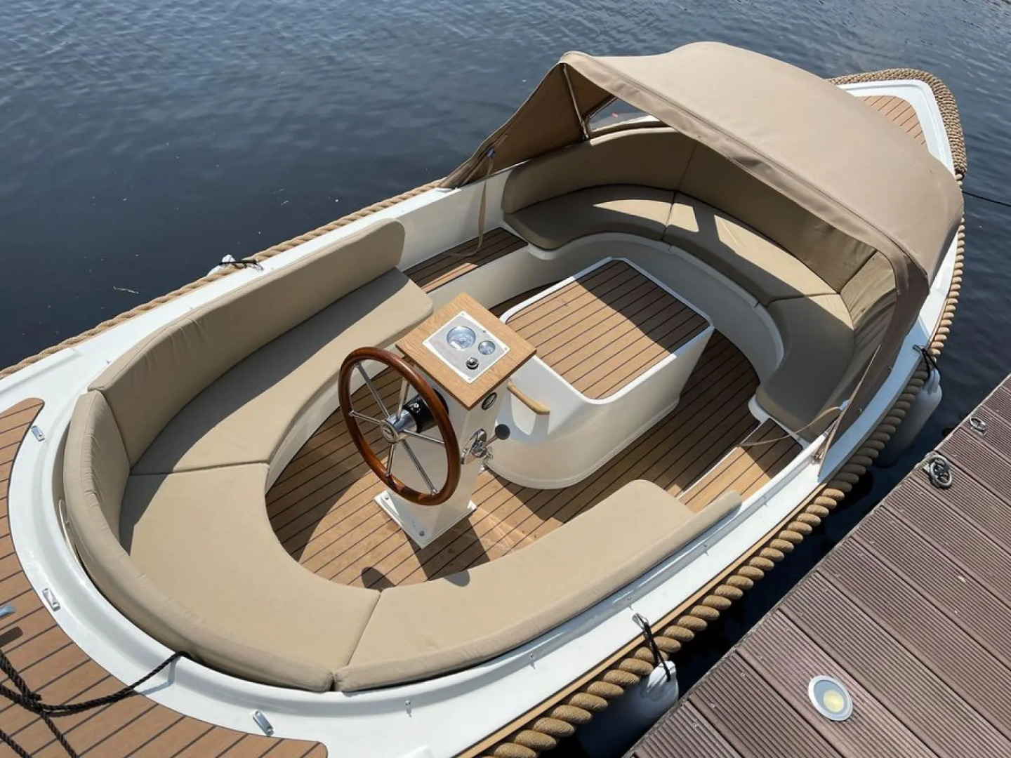 Large fully renovated farmhouse with indoor Swim spa and Sauna