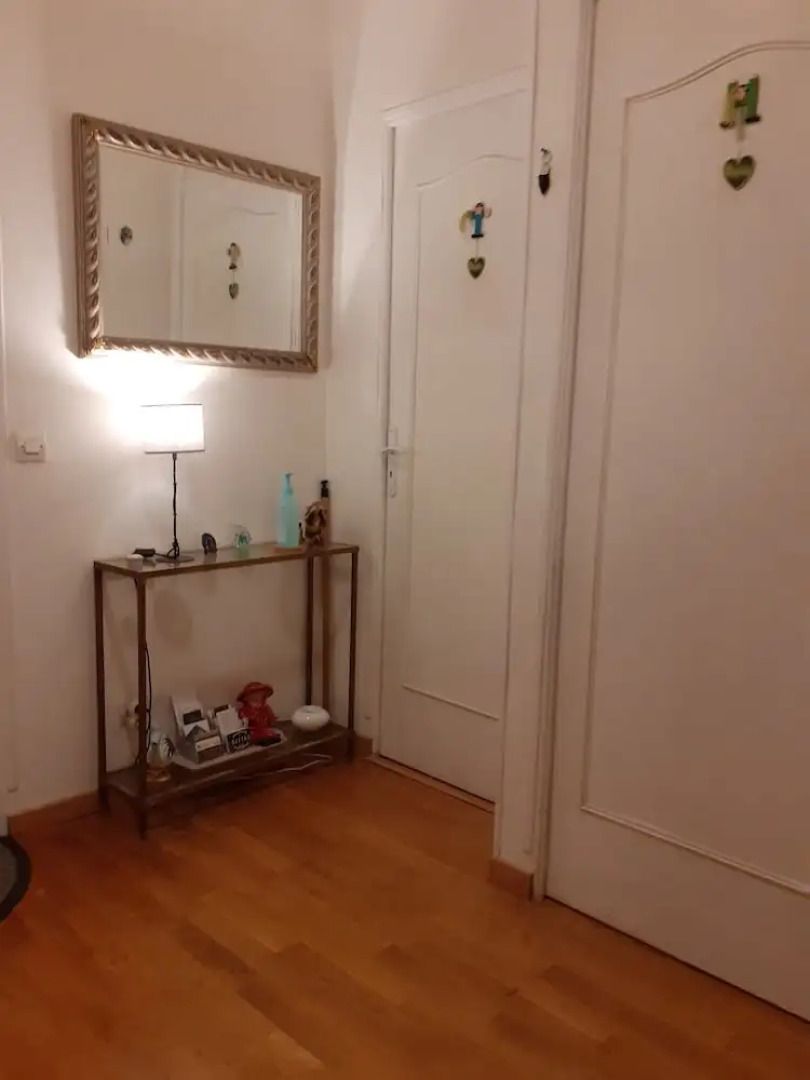 Chambre dans une maison pleine de vie