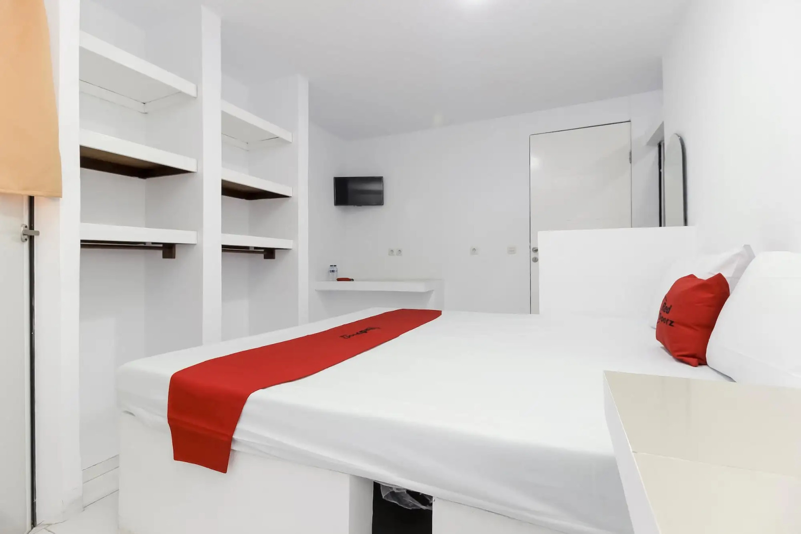 RedDoorz near Margo City