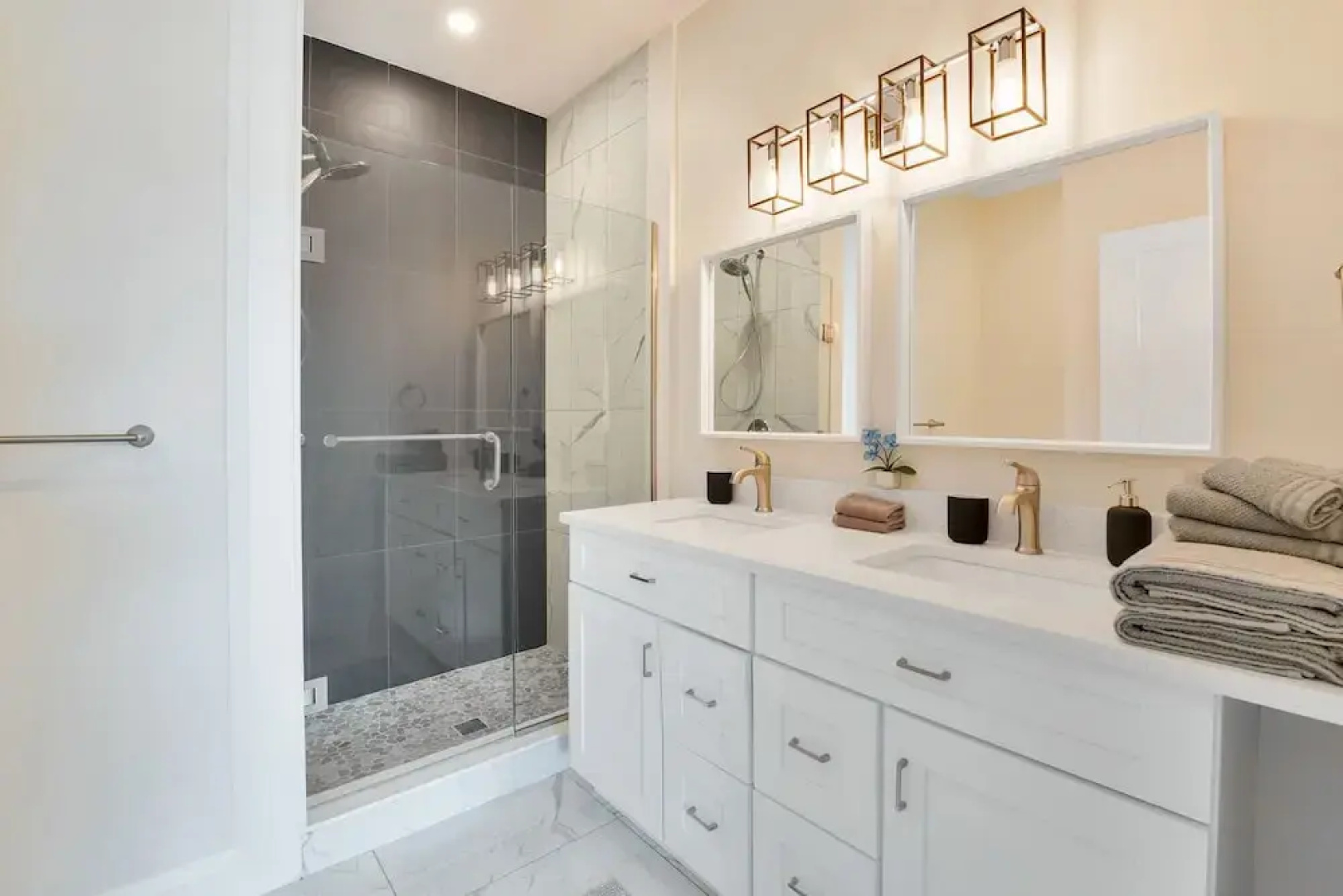 Marvelous New Townhomes for 16 guests