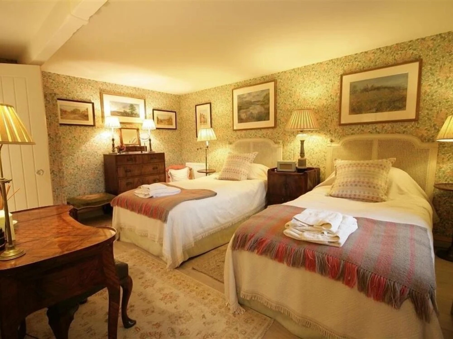 Thorndale Farm Barn Stable Cottage