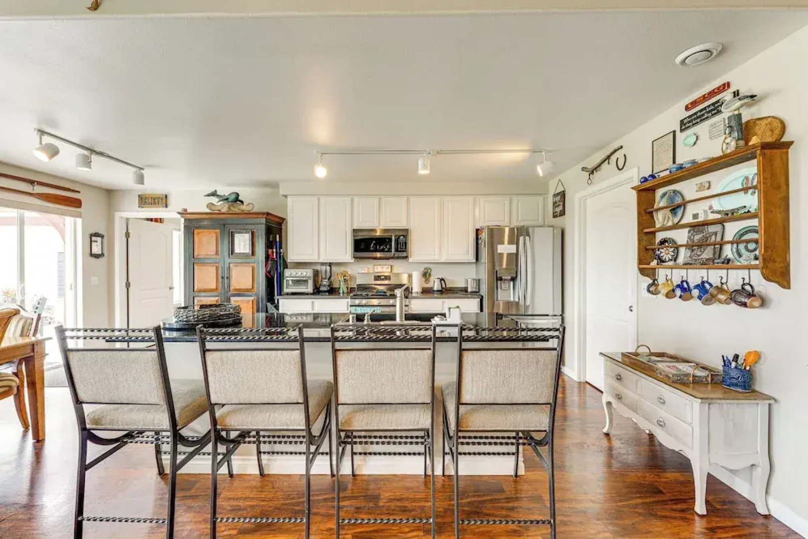 Soldotna Home w/ Yard, Walk to Kenai River!