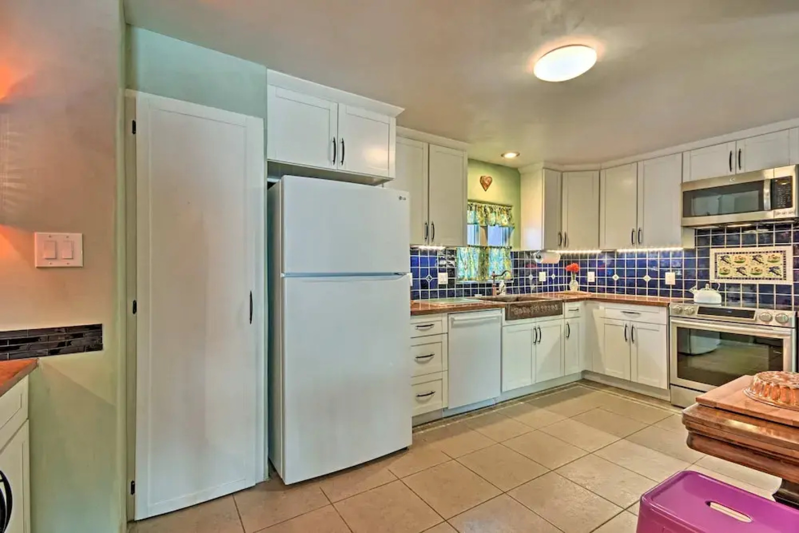 Cozy 'blue Adobe' w/ Steam Room 2 Mi. From Taos!