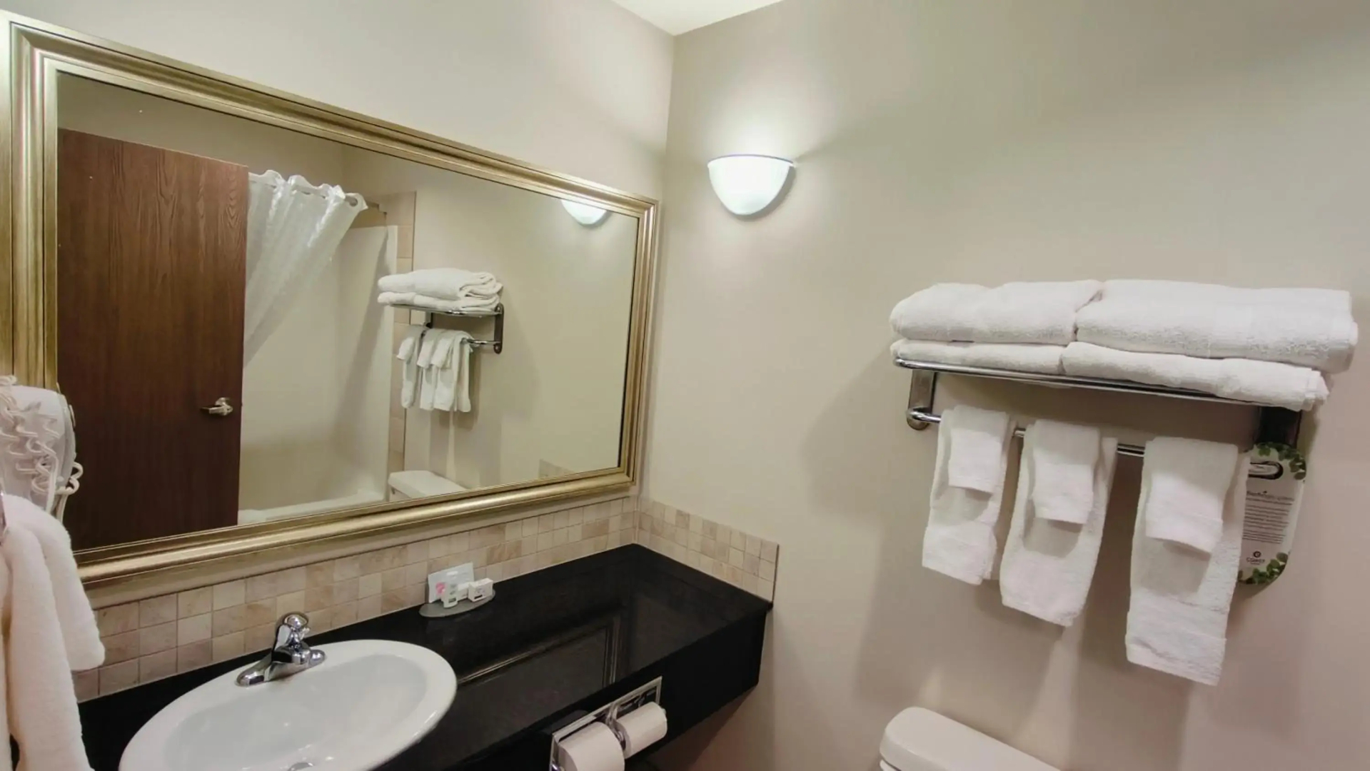 Coast Weyburn Hotel