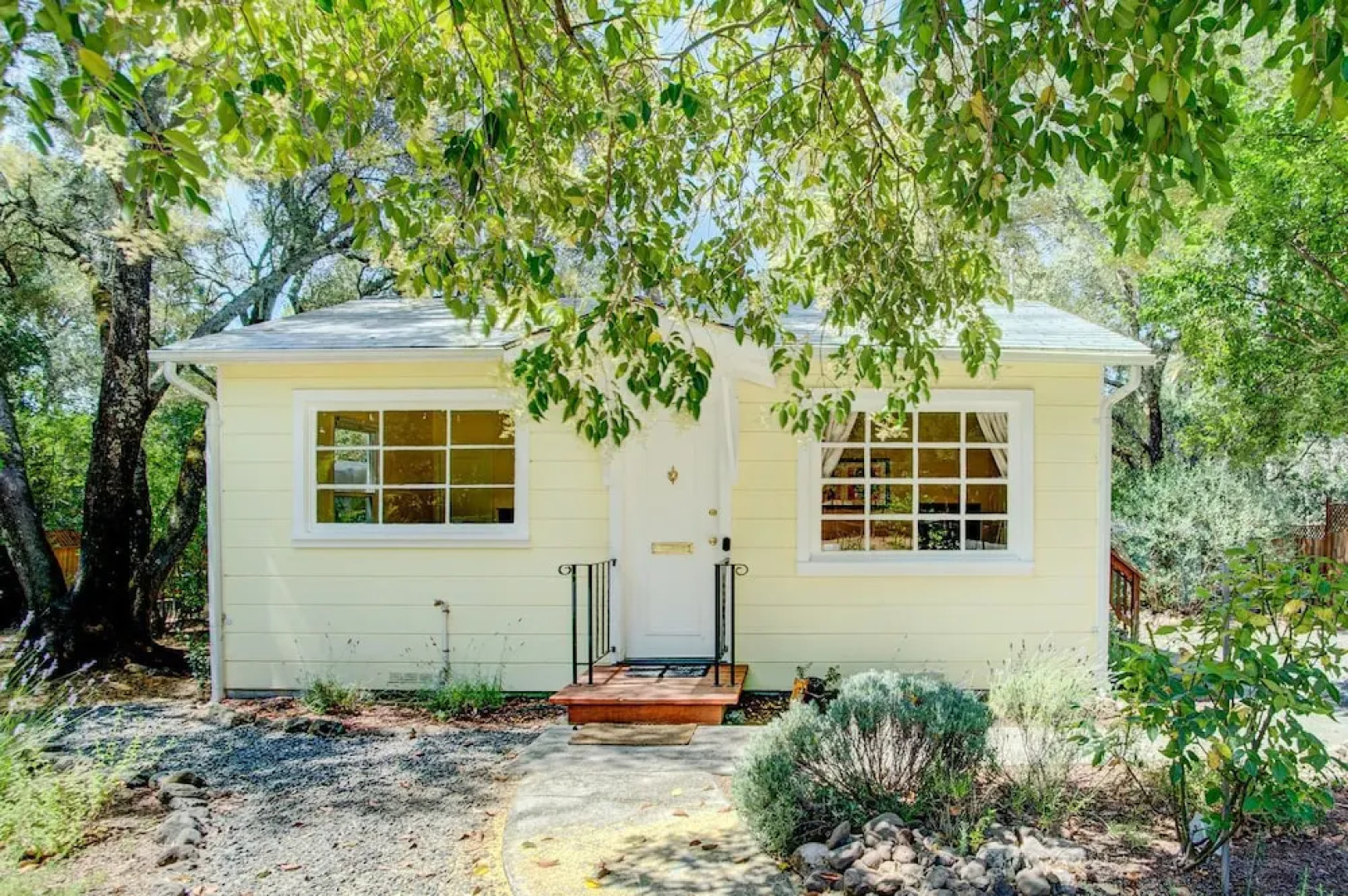 Wine Country Gem 2 Bedrooms 1 Bathroom Home